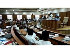 നഗരസഭക്ക് 402 കോടി രൂപയുടെ ബജറ്റ്; കണ്‍വന്‍ഷന്‍ സെന്ററിന് 12 കോടി 