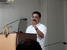 കാരാട്ട് റസാഖും കെഎം ഷാജിയും ഒരുപോലെയല്ല; ലിബറലെന്നു കരുതുന്ന ആളുകള്‍ യാഥാസ്ഥികരും യാഥാസ്ഥികര്‍ ലിബറലുകളും ആവുന്ന കാലത്താണ് നാം ജീവിക്കുന്നതെന്ന് കെടി ജലീല്‍
