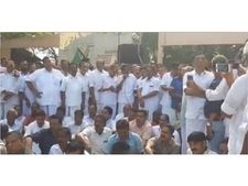 വികസനത്തെക്കുറിച്ച് പരസ്യസംവാദത്തിന് മുഖ്യമന്ത്രി തയ്യാറാണോ? വെല്ലുവിളിച്ച് കോണ്‍ഗ്രസ്!!
