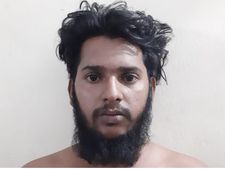  ആർഎസ്എസ് പ്രവർത്തകനെ അറസ്റ്റ് ചെയ്യാൻ വീട്ടിലെത്തിയ പോലീസുകാർക്ക് നേരെ അക്രമം; തൃശൂരിൽ പ്രതിയും അച്ഛനും ചേർന്നാണ് പോലീസിനെ ആക്രമിച്ചത്!!