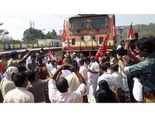 ദേശീയ പണിമുടക്ക് ഹര്‍ത്താലായി: തൃശൂരില്‍ പെട്രോള്‍ പമ്പുകള്‍ അടഞ്ഞു കിടന്നു! 