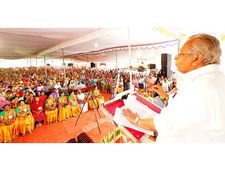  'അഗതിരഹിത കേരളം' പദ്ധതി സംസ്ഥാനതല ഉദ്ഘാടനം നടത്തി; 1,59,080 പേര്‍ ഗുണഭോക്താക്കള്‍; 10,716 പേര്‍ പട്ടികവര്‍ഗവിഭാഗത്തില്‍പ്പെട്ടവര്‍