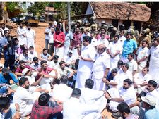  പെരിയ ഇരട്ട കൊലപാതകക്കേസിലെ പ്രതികളെ മുഖ്യമന്ത്രി സംരക്ഷിക്കുന്നതായി എപി അനില്‍കുമാര്‍ എംഎല്‍എ, യൂത്ത്‌കോണ്‍ഗ്രസ് എസ്പി ഓഫീസ് മാര്‍ച്ച് നടത്തി