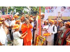 ആചാര സംരക്ഷണത്തിന് ഹൈന്ദവം തുടങ്ങി; പതാക ഉയര്‍ത്തിയത് കനകദുര്‍ഗയുടെ ഭര്‍തൃമാതാവ് 