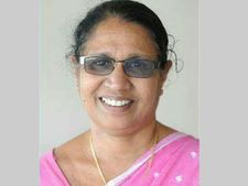 വനിതാ കമ്മിഷനു മുന്നില്‍ ശരീര  പ്രദര്‍ശനം: ശരീരം  പ്രദര്‍ശിപ്പിച്ചത് പ്രതിഭാഗത്തുള്ള ബ്രോക്കര്‍!!