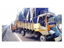അപകടത്തെ തുടര്‍ന്നു നിര്‍ത്തിയിട്ട ലോറിയുടെ പിന്നില്‍ മിനിലോറി ഇടിച്ചു: ഡ്രൈവര്‍ മരിച്ചു