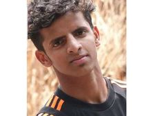 ലോറിക്കടിയിലേക്ക് തെറിച്ച്‌വീണ ബൈക്ക് യാത്രികന്‍ ലോറിയുടെ ടയര്‍ കയറിയിറങ്ങി മരിച്ചു,  സഹയാത്രികന്‍ ഗുരുതര പരുക്കുകളോടെ ആശുപത്രിയില്‍, സംഭവം മലപ്പുറം കാവനൂരില്‍