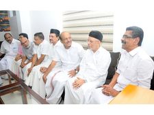  മൂന്നാം സീറ്റ് വാദവുമായി മുസ്ലീം ലീഗ്; യുഡിഎഫ് ഉഭയകക്ഷി യോഗത്തിൽ വിഷയം ഉന്നയിക്കും, വാദത്തിൽ നിന്ന് പിന്നോട്ട് പോകില്ലെന്ന് മുസ്ലീം ലീഗ് ഉന്നതാധികാര സമിതി യോഗതീരുമാനം!