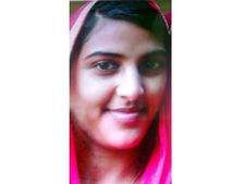 ഭര്‍ത്തൃമതി തീപ്പൊള്ളലേറ്റ് മരിച്ച നിലയില്‍,  ചാരിത്ര്യശുദ്ധിയച്ച ഭര്‍ത്താവ് ഭാര്യയെ നിരന്തരം ഉപദ്രവിച്ചിരുന്നതായി ബന്ധുക്കള്‍, സംഭവം മലപ്പുറത്ത്!!