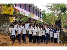 കേരളത്തിന്റെ ഭാവി പൊതുവിദ്യാലയങ്ങളിലെ മരബെഞ്ചുകളിൽ;  പൊതുവിദ്യാലയങ്ങളിലെ ഭൗതികസാഹചര്യം മെച്ചപ്പെടുത്തണം!!!