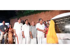 ആ പൂട്ട് ഇനി കളഞ്ഞേക്കൂ... കാരപ്പറമ്പ് സ്‌കൂൾ ഹൈടെക്കായി, സംസ്ഥാനത്തെ ആദ്യ ഹരിതസൗഹൃദ കാമ്പസ്!