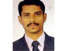 മലപ്പുറത്ത് 29കാരന്റെ മൃതദേഹം വീട്ടിനുള്ളില്‍ ജീര്‍ണ്ണിച്ച നിലയില്‍;  കിടപ്പുമുറിയില്‍ തൂങ്ങി മരിച്ച നിലയില്‍, രണ്ട് ദിവസത്തെ പഴക്കമെന്ന് അധികൃതർ 