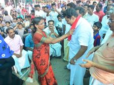 മതാധിഷ്ഠിത രാഷ്ട്രീയം വോട്ടാക്കിമാറ്റാനാണ് മുസ്ലിംലീഗ് ശ്രമിച്ചതെന്ന്  പൊന്നാനിയിലെ എല്‍ഡിഎഫ് സ്ഥാനാര്‍ഥി; കടലോര മക്കളോടൊപ്പം അന്‍വര്‍