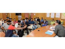 വയനാട് ലോകസഭാ മണ്ഡലത്തില്‍ 13,25,788 വോട്ടര്‍മാര്‍: പി പി സുനീര്‍ പ്രചരണം തുടങ്ങി; യു ഡി എഫ് സ്ഥാനാര്‍ത്ഥിയെ കാത്ത് മണ്ഡലം 