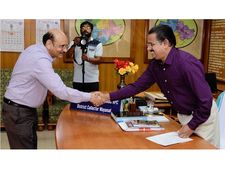 തിരഞ്ഞെടുപ്പ് ചിലവ് നിരീക്ഷകന്‍ വയനാട്  ജില്ലയിലെത്തി; രേഖകളില്ലാത്ത 3.71 ലക്ഷം രൂപ പിടിച്ചെടുത്തു; പോളിങ് ഉദ്യോഗസ്ഥര്‍ക്കുള്ള പരിശീലനം തുടങ്ങി