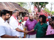 തീരദേശത്തിന്റെ മനസ്സ് കീഴടക്ക് രാജാജി പൊതുപര്യടനത്തിന് ഗുരുവായൂരില്‍ തുടക്കം