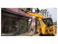മൂവാറ്റുപുഴ  വികസനം;  ഭൂമി വിട്ട് നല്‍കാത്തവരുടെ കെട്ടിടങ്ങള്‍ അധികൃതര്‍ പൊളിച്ച് മാറ്റി