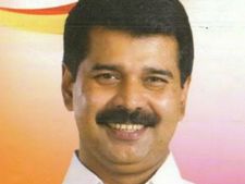 കൊട്ടക്കമ്പൂര്‍ ഭൂമി വിവാദം ജോയ്സ് ജോര്‍ജ് എം.പിക്ക്  ദേവികുളം സബ് കളക്ടറുടെ  നോട്ടീസ്!!!