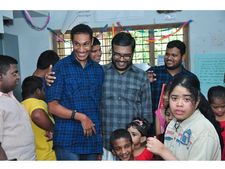 സ്നേഹഭവനിലൂടെ പര്യടനം നടത്തി എംബി രാജേഷ്, മണ്ഡലത്തിൽ പര്യടനം പുരോഗമിക്കുന്നു, വൻ വരവേൽപ്പ്!!