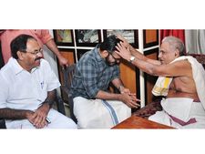 പാലക്കാട് എംബി രാജേഷിന്റെ പര്യടനം തുരുന്നു... കൂടിയാട്ടം കലാകാരൻ പത്മശ്രീ പികെ നാരായണൻനമ്പ്യാരെ എംബി രാജേഷ് കിള്ളിക്കുറുശ്ശി മംഗലത്തെ വീട്ടിലെത്തി സന്ദർശിച്ചു!