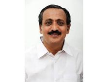 കോഴിക്കോട്ട് രാഘവനു മൂന്നാമങ്കം; നേരത്തെ തോല്‍പ്പിച്ചത് പ്രമുഖരെ, ലോക്‌സഭയിലേക്കുള്ള കന്നി അങ്കത്തിൽ അട്ടിമറി ജയം! 