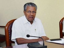  മുഖ്യമന്ത്രിയുടെ വാഹനത്തെ മറികടക്കുന്നോ? പൊലീസ് ഡ്രൈവര്‍ക്കും എസ്‌ഐക്കുമെതിരെ നടപടി! 
