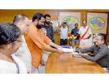 ലോക്സഭ തിരഞ്ഞെടുപ്പ്: എല്‍ഡിഎഫ് സ്ഥാനാര്‍ത്ഥി പിപി സുനീര്‍ നാമനിര്‍ദ്ദേശ പത്രിക സമര്‍പ്പിച്ചു