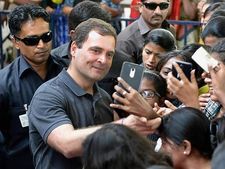 രാഹുലിന്റെ വയനാട് സന്ദര്‍ശനം മുടക്കിയത് മാവോയിസ്റ്റുകളോ ഇടതു സര്‍ക്കാരോ? ചര്‍ച്ച കൊഴുക്കുന്നു  