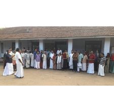 പാലപ്പിള്ളി കൊച്ചിന്‍ മലബാര്‍ കമ്പനിയുടെ ഓഫീസ് തോട്ടം തൊഴിലാളികള്‍ ഉപരോധിച്ചു: ജനറല്‍ മാനേജര്‍ ഉള്‍പ്പടെയുള്ളവരെ തൊഴിലാളികള്‍ തടഞ്ഞുവെച്ചു: ശമ്പളം ഗഡുക്കളാക്കി നല്‍കി