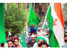 തെരഞ്ഞെടുപ്പ് പ്രചരണം,പൊന്നാനി മണ്ഡലത്തില്‍ അനുമതിയില്ലാതെ  റോഡ് ഷോ  നടത്തിയ യുഡിഎഫ് പ്രവര്‍ത്തകര്‍ക്കെതിരെ കേസ്