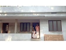  അടച്ചുറപ്പുള്ള വീട്ടില്‍നിന്നും ആദ്യമായി ജാനകിയമ്മ വിഷുക്കണി കണ്ടുണര്‍ന്നു, സഹപാഠികളുടെ സമ്മാനം
