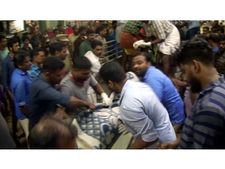  മരം വീണ് ആദിവാസികളുടെ കൂട്ടമരണം, ബന്ധുക്കള്‍ക്ക് നാല് ലക്ഷം വീതം നല്‍കും, മൃതദേഹങ്ങള്‍ കോളനികളിലെത്തിച്ചു സംസ്‌കരിച്ചു