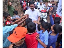  അന്‍വറിന്റെ  രാജിപ്രഖ്യാപനത്തില്‍ പ്രതികരിക്കാതെ സിപിഎം, തോറ്റാലും ജയിച്ചാലും നിലമ്പൂരിലെ എംഎല്‍എ സ്ഥാനം രാജിവെക്കുമെന്ന പ്രഖ്യാപനത്തില്‍ പാര്‍ട്ടിക്ക് മൗനം