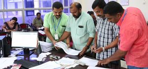  ലോക്‌സഭ തിരഞ്ഞെടുപ്പ്:ഇടുക്കിയില്‍ ഇവിഎം ബാലറ്റ് പേപ്പറും തപാല്‍ ബാലറ്റ് പേപ്പറുംവിതരണംചെയ്തു