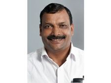  ബത്തേരി നഗരസഭ: ചെയര്‍മാന്‍ സ്ഥാനം രാജിവെക്കില്ലെന്നുറപ്പിച്ച് ടി എല്‍ സാബു, കേരളാ കോണ്‍ഗ്രസ് കടുത്ത തീരുമാനത്തിലേക്ക്, യുഡിഎഫ് പ്രചരണത്തിനൊപ്പം ചേരാനാവാതെ നേതൃത്വം!