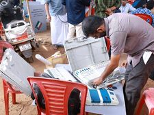  മലപ്പുറം ജില്ലയില്‍ മൊത്തം 20സ്ഥാനാര്‍ത്ഥികള്‍ സ്വന്തംവോട്ട്‌ചെയ്യാന്‍ അവസരം നാലുപേര്‍ക്ക്