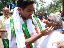 പ്രളയം തകർത്ത വഴികളിൽ പ്രതീക്ഷയായി ഹൈബി ഈഡൻ: പ്രചരണം വടക്കേക്കരയിലും പുത്തൻവേലിക്കരയിലും!! 