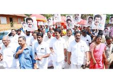 ബിരുദകാലത്തെ ഓര്‍മ്മകള്‍ പങ്കവെച്ച് ജോയ്‌സ് ജോര്‍ജ്: തൊടുപുഴയില്‍ അഞ്ചാഘട്ട പര്യടനം പൂര്‍ത്തിയാക്കി