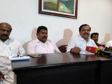 സുരേഷ്‌ഗോപിക്കെതിരെ നടപടിയുണ്ടായാല്‍ നിയമപരമായി നേരിടും; തൃശൂര്‍ കലക്ടര്‍ വനിതാമതില്‍ ശിലയായവരെന്ന്  പികെ കൃഷ്ണദാസ്