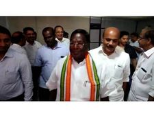 വയനാട്ടിൽ പ്രചാരണത്തിന് പ്രമുഖരുടെ നിര: മോദിയുടേത് വേട്ടയാടൽ രാഷ്ട്രീയമെന്ന് പുതുച്ചേരി മുഖ്യമന്ത്രി