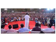  ബിജെപിയിൽ ചേരാൻ പോകുന്നവരെ ഓഫർ നൽകി കോൺഗ്രസ് പിടിച്ചു നിർത്തുന്നു, വിമർശനവുമായി പിണറായി 