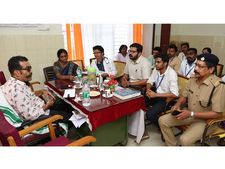 ലഹരി വിമുക്ത കേന്ദ്രങ്ങള്‍ പ്രവര്‍ത്തിക്കുന്നത്  ലഹരിക്കടമപ്പെടുന്ന വിദ്യാര്‍ത്ഥികള്‍ക്കും വേണ്ടി 