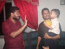   സ്ഥാനാര്‍ഥി സാനുവിനെ കാണാന്‍ പൊട്ടിക്കരഞ്ഞ് രണ്ടുവയസ്സുകാരന്‍,  തിരക്കുകള്‍ മാറ്റി വച്ചു ഫൈസാനെ കാണാന്‍ സാനു എത്തി, സമ്മാനവും നൽകി...