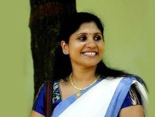 ദീപ നിശാന്തിന് എതിരായ കവിതാമോഷണ വിവാദത്തില്‍ യുജിസി ഇടപെടല്‍; പ്രിൻസിപ്പാളിന് നോട്ടീസ്,  കോളേജിന്‍റെ നിലപാട് എത്രയും പെട്ടെന്ന് അറിയിക്കണം,  വിവാദം വീണ്ടും പുകയുന്നു....