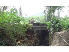 അഞ്ചേരി പാലത്തിന് ബലക്ഷയം അറ്റകുറ്റിപണികള്‍ വൈകുന്നു: പാലത്തിന് കേടുപാട് സംഭവിച്ചത് പ്രളയകാലത്ത് !
