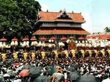 തൃശൂര്‍ പൂരത്തിനെന്താ കൊമ്പുണ്ടോ? മറ്റ് എത്രയിടത്തു പൂരങ്ങള്‍ നടക്കുന്നു, എന്നിട്ടുമെന്തേ ഇവിടെ ഇത്രയേറെ പൊലിമ പറയാന്‍? കാരണങ്ങൾ ഇതാണ്....
