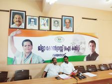 വോട്ടര്‍മാര്‍ക്ക് നന്ദി പറഞ്ഞ് വയനാട് ജില്ലാകോണ്‍ഗ്രസ് കമ്മിറ്റി: ഭൂരിപക്ഷം അഞ്ച് ലക്ഷമെത്താത്തത് വോട്ടര്‍ പട്ടികയില്‍ നിന്നും വ്യാപകമായി പേരുകള്‍ക്ക് നീക്കം ചെയ്തതിനാല്‍, നിയമ നടപടി സ്വീകരിക്കുമെന്നും നേതാക്കള്‍!