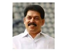 കൊടുവള്ളി എംഎല്‍എയുടെ വാഹനം നിയമം ലംഘിച്ചു; ചോദ്യം ചെയ്തതിന് പീഡിപ്പിക്കുന്നുവെന്ന് ലോറി ഡ്രൈവര്‍