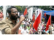 തൊവരിമല ഭൂമസമരനേതാക്കള്‍ക്ക് ജാമ്യമില്ല; സമരസമിതി കണ്‍വീനര്‍ ജയിലില്‍ നിരാഹാരം തുടങ്ങി, സമരം ശക്തമാവുന്നു, ഹാരിസണ് പിണറായി സര്‍ക്കാര്‍ ഒത്താശ ചെയ്യുന്നു?