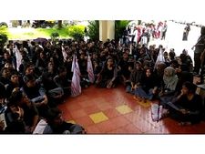 അകാരണമായി 4 അധ്യാപകരെ പിരിച്ചുവിട്ടു; കെഎംസിടി ആയുർവേദ കോളേജ് സമരം ശക്തി പ്രാപിക്കുന്നു, കൗൺസിലറേയും വിദ്യാർത്ഥി നേതാക്കളേയും പൂട്ടിയിട്ടു!